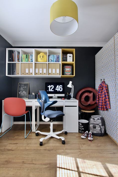 An unused space gets a makeover in this quick and easy design for a teen office. How to use and arrange IKEA furniture and what does the IKEA EKET wall shelving system look like. Dark wall decor ideas. Office chairs that are stylish and comfortable. Lots of ideas to organise your filing system and store books and folders easily. Perfect for kids rooms and adult home working spaces. A stylish study with lots of storage. #seasonsincolour #office #ikeahack #teen Ikea Eket Wall, Furniture Homeoffice, Ikea Eket, Ikea Desk Hack, Boys Desk, Sleek Desk, Album Storage, Wall Shelving, Office Shelving