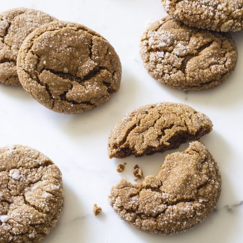 Dry, tasteless molasses cookies belong on a Christmas tree, not in a cookie jar. We made more than 50 batches to find the best recipe for an uncommonly soft, chewy cookie with warm, tingling spices. Molasses Cookies Recipe, Caramel Chocolate Bar, Cookie Toppings, America's Test Kitchen Recipes, Molasses Cookies, America's Test Kitchen, Cooks Illustrated, Spice Cookies, Dark Rum