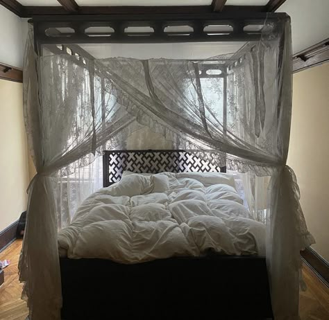 Country Goth, Goth Room, Ethel Cain, Secret Space, Living Place, Bedroom Renovation, Room Goals, Empty Room, Teenage Bedroom