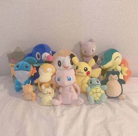 𝘢𝘮𝘰𝘥𝘦𝘳𝘯𝘪𝘤𝘢𝘳𝘶𝘴 Plushies Pattern, Pokemon Plush, Cuddle Buddy, Kawaii Plushies, Rilakkuma, Cute Plush, Cute Pokemon, Toy Boxes, Softies