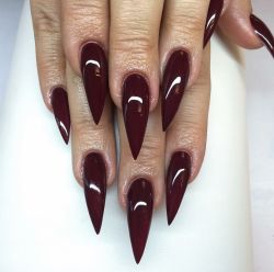 @shawtytoothick ♡ ♕ ✨ Red Pointy Nails, Pointy Nails, Stiletto Nails, Dark Red, Nail Polish, Nails, Red, Design