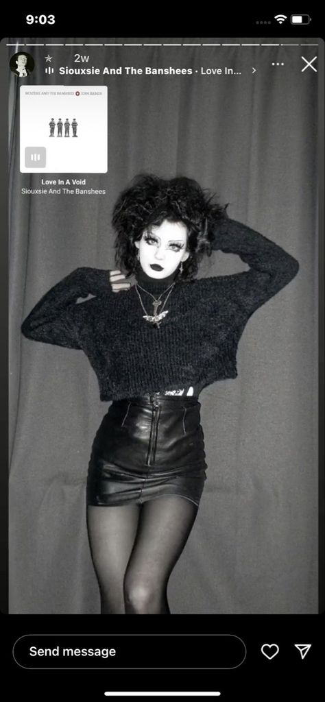 Trad Goth Outfits For School, Vintage Goth Makeup Looks, 90s Gothic Outfits, Darkwave Aesthetic Outfits, Trad Goth Outfit Inspiration, Summer Trad Goth Outfits, Trad Goth Fashion 80s, Retro Goth Outfits, Goth Ideas Outfit