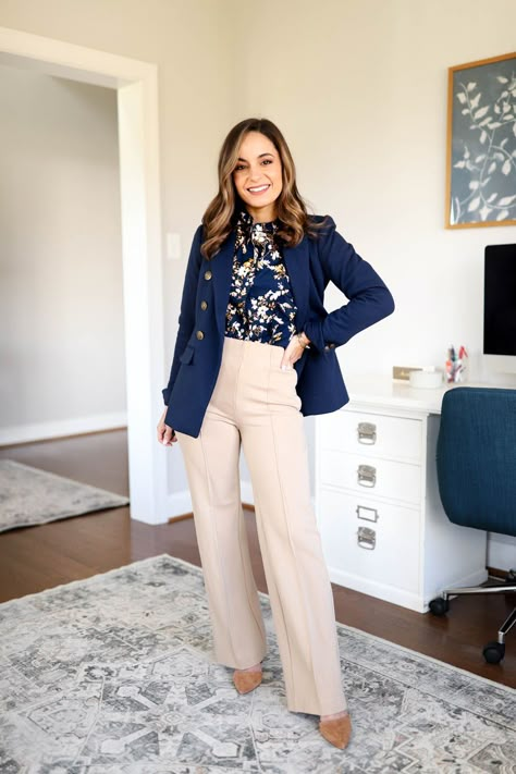 Blue Blazer Outfits For Women, Navy Blazer Outfits, Corporate Attire Women, Classy Business Outfits, Business Professional Outfits, Mode Tips, Blazer Outfits For Women, Corporate Attire, Professional Outfits Women