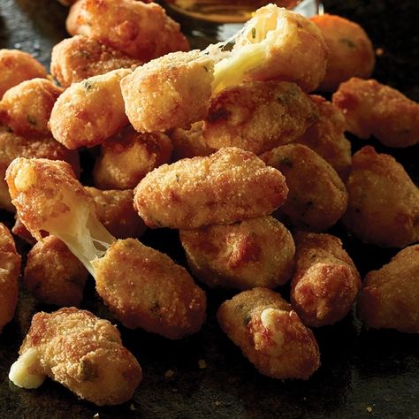 Garlic Breaded Cheese Curd Garlic Cheese Curds Recipe, Breaded Cheese Curds, Garlic Cheese Curds, Cheese Curds Recipe, Cheddar Cheese Curds, Cheese Curd, Garlic Cheddar, Creamy Broccoli Soup, Uncured Bacon