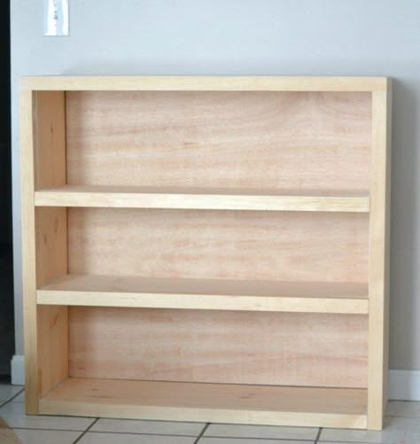 Bookcases make the perfect beginner build. Everything is nice and square and even, so you don’t need to worry about too many things going wrong. *PLUS* 17 Simple Furniture Building Plans for Beginners Simple Bookcase, Bookcase Diy, Pallet Projects Furniture, Woodworking For Beginners, Small Bookcase, Wood Projects For Beginners, Furniture Building, Simple Furniture, Bookshelves Diy