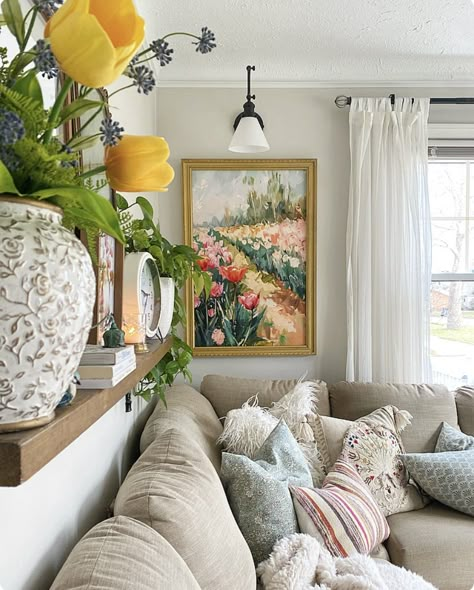 Floral Furniture Living Room, Colorful Cottage Living Room, Cottage Apartment Decor, Living Room With Pop Of Color, Happy Living Room, Fun Living Room, Nancy Meyers, Colourful Living Room, Aesthetic Moodboard