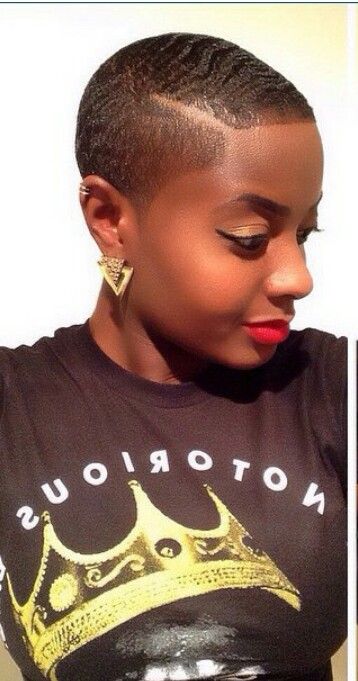 Nice Fade Haircut Women, Short Natural Haircuts, Brush Cut, Twa Hairstyles, Natural Hair Cuts, Natural Hair Short Cuts, Dope Shirt, Cut Life, Bald Hair