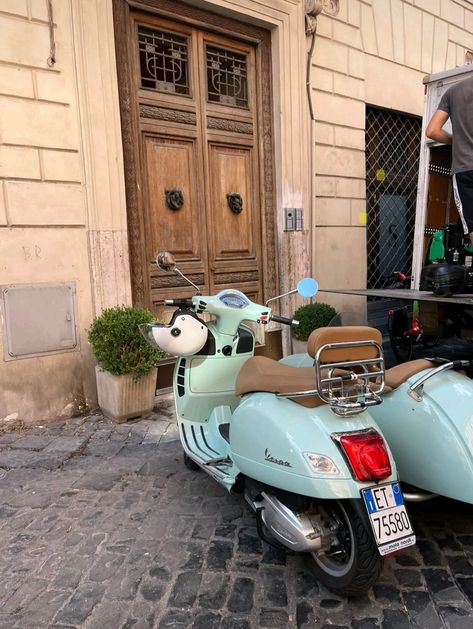 Rome Italy, Aesthetic Wallpaper, Aesthetic Wallpapers, Rome, Boats, Bucket List, Bike, Italy, Cars