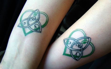 Celtic Friendship Tattoo, Celtic Tattoo For Women, Trinity Knot Tattoo, Friendship Tattoo, Memorial Tattoo Designs, Wrist Bracelet Tattoo, Celtic Tattoo Designs, Celtic Knot Tattoo, Irish Tattoos