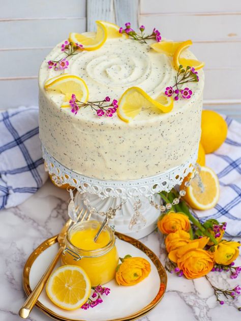 Pretty Cake Decorating, Best Lemon Cake Recipe, Lemon Birthday Cakes, Poppy Seed Cake Recipe, Lemon Poppy Seed Cake, Poppy Cake, Lemon Poppyseed Cake, Lemon Cream Cheese Frosting, Seed Cake