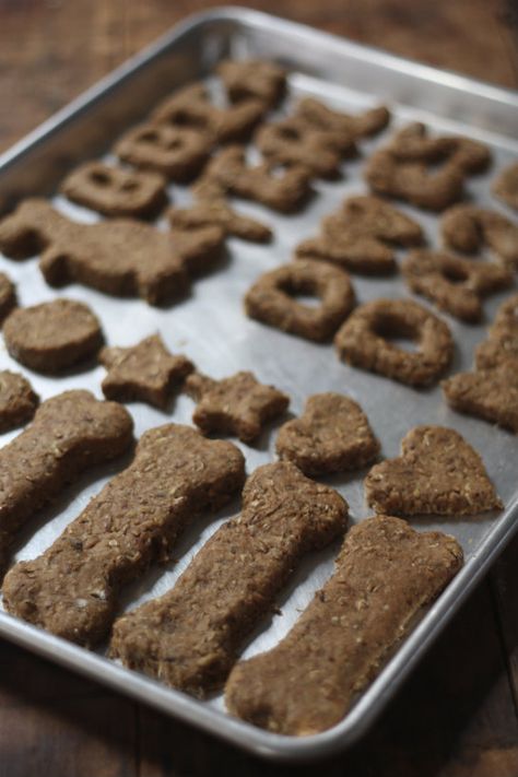 Recipes With Beer, Spent Grain Dog Treats, Peanut Butter Dog Biscuits, Dog Treats Recipe, Spent Grain, Dog Biscuit Recipes, Puppy Treats, Biscuits Recipe, Treat Recipes