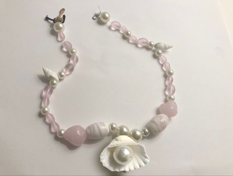 Seashell Accessories Jewelry, Mermaidcore Diy, Seashells Necklace, Mermaid Things, Seashell Jewellery, Mermaidcore Accessories, Seashell Pearl Necklace, Mermaid Jewellery, Seashell Bracelet Diy