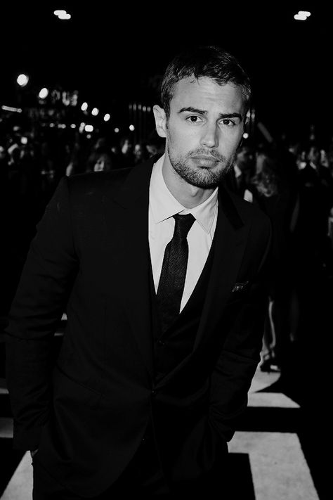 theo james source Divergent Premiere, Thoe James, James Theo, Divergent Theo James, Theodore James, Tobias Eaton, James 4, James 3, Divergent Series