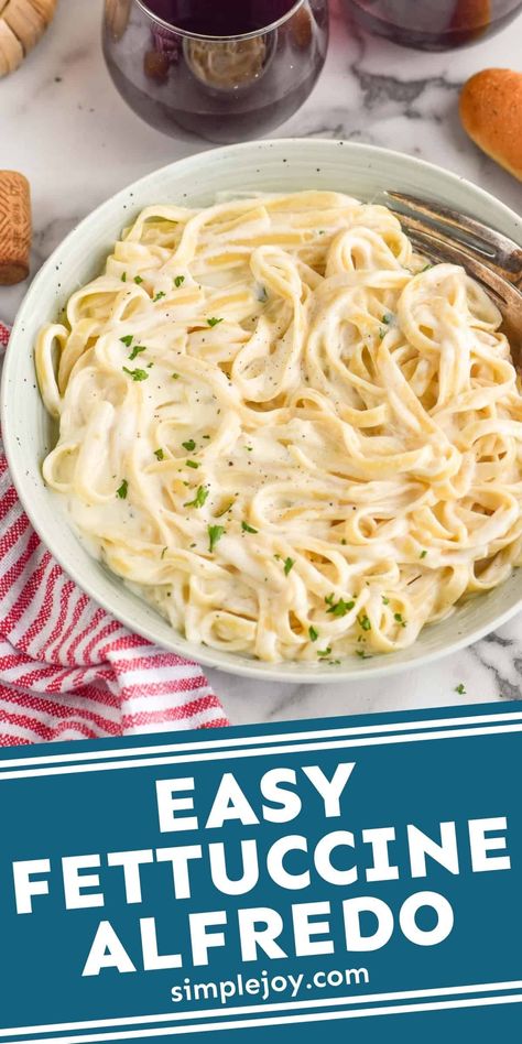 Fettuccine Alfredo is incredibly easy to make at home! With just four simple ingredients you can make this classic in your own kitchen. Easy Fettucini Alfredo, Alfredo Pasta Recipes Easy, Pasta Cream Sauce, Easy Fettuccine Alfredo, Fettucini Alfredo Recipe, Fetuccini Alfredo, Easy Fettuccine, Fettuccine Alfredo Sauce, Homemade Fettuccine