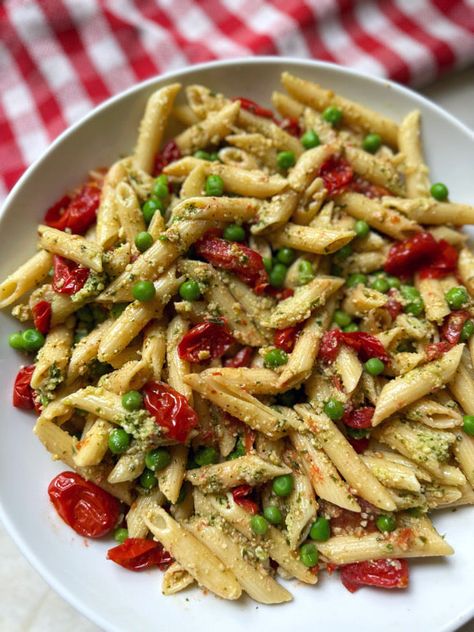 Roasted Tomato Pesto Pasta, Pesto Pasta Tomato, Pesto And Tomato Pasta, Cashew Pesto Recipe, Roasted Tomato Pesto, Tomato Pesto Pasta, Tomato Pasta Recipe, Baby Tomatoes, Cooking Tomatoes