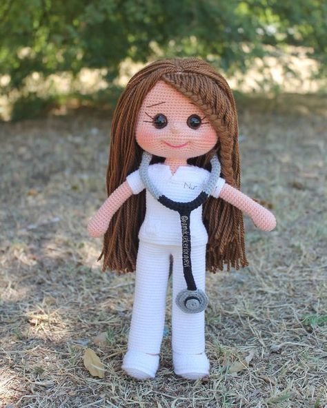 Amigurumi Nurse Free Pattern - Amigurumi Knitted Nurse Doll, Crochet Circle Pattern, Doll Patterns Free, Crochet Cozy, Crochet Dolls Free Patterns, Doll Diy Crafts, Crochet Design Pattern, Free Amigurumi Patterns, Crochet Teddy