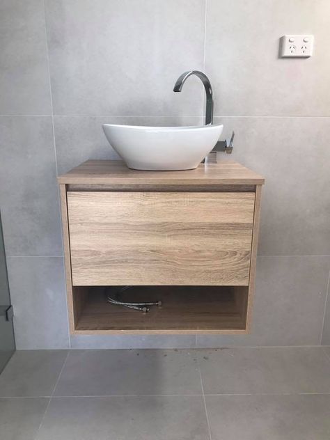 Washbasin Stand Ideas, Toilet Basin Cabinet, Small Washbasin Design, Vanitory Ideas, Wastafel Cabinet, Powder Room Vanities, Bathroom Design Styles, Bathroom Cabinets Designs, Modern Luxury Bathroom