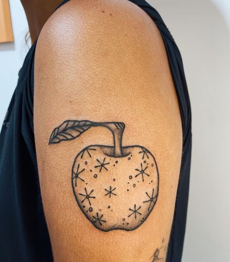 Fantastic Mr Fox Apple, Tattoo Apple, Mr Fox Tattoo, Fantastic Mr Fox Tattoo, Hippie Tattoos, Apple Tattoo, Hippie Tattoo, Fantastic Mr Fox, Fox Tattoo