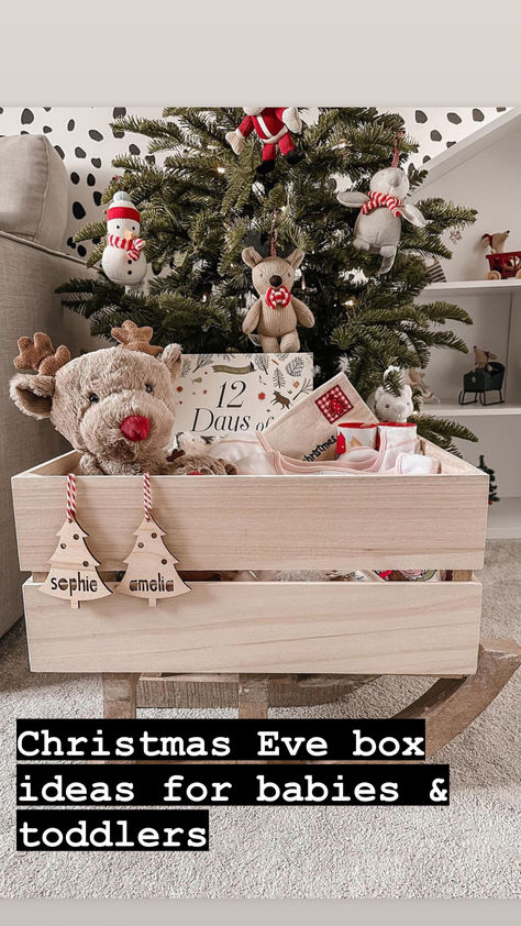 Christmas Eve Box Ideas, Newborn Christmas Gifts, Its Christmas Eve, Christmas Eve Traditions, Christmas Themes Decorations, Christmas Baskets, The Magic Of Christmas, Baby Christmas Gifts, Old Christmas