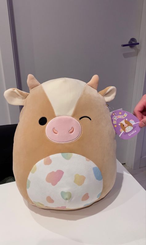 Cute Cow Squishmallows, Preppy Squish Mellows, Squish Mellows Cow, Preppy Stuffed Animal, Cute Plushies Stuffed Animals, Squshmellow Collection Aesthetic, Cute Squishmallows Aesthetic, Aesthetic Cows, Aesthetic Squishmallows