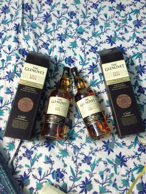 Liquor Snapchat, Alcohol Snapchat Party, Glenfiddich Whisky, The Glenlivet, Alcoholic Drinks Pictures, The Distillers, Attitude Bio For Instagram, Pretty Alcoholic Drinks, Alcohol Party