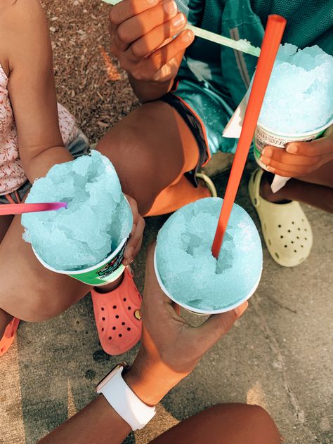 Summer Friends Aesthetic, Summer Picture Poses, Aesthetic Vsco, Teen Summer, Summer Fun List, Friends Aesthetic, Summer Goals, Summer Plans, Summer Friends