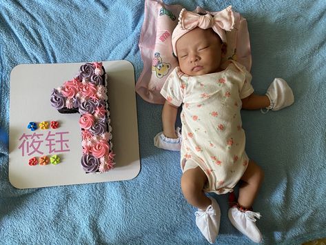 Monthly Cakes For Baby Girl, 1 Month Cake Baby Girl, Month Cake, Cake For Baby Girl, Baby Girl Cake, Cake For Baby, 1 Month Baby, Cake Quotes, One Month Baby