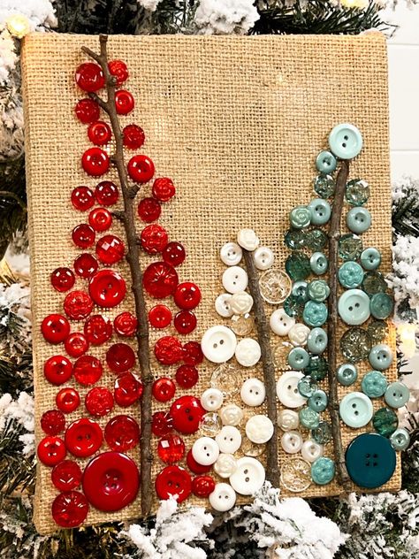 Christmas Button Tree, Christmas Tree Buttons, Button Art Christmas Tree, Old Button Crafts, Pumpkin Button Art, What To Do With Old Buttons, Button Art On Canvas Diy, Things To Make With Buttons, What To Do With Buttons