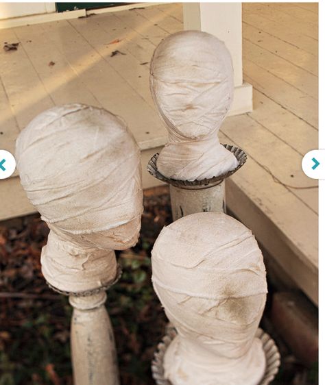 bought some heads (styrofoam) . now i need to make them look like these. Halloween Decorations To Make, Halloween Decor Diy, Clever Halloween, Casa Halloween, Easy Halloween Decorations, Diy Halloween Decor, Halloween Centerpiece, Halloween Yard, Haunted Houses