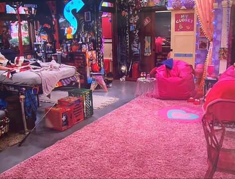 Sam And Cat Room, Icarly Bedroom, Sorority Room, Cat Bedroom, Sam & Cat, Sam And Cat, Icarly, Cat Room, Tokio Hotel