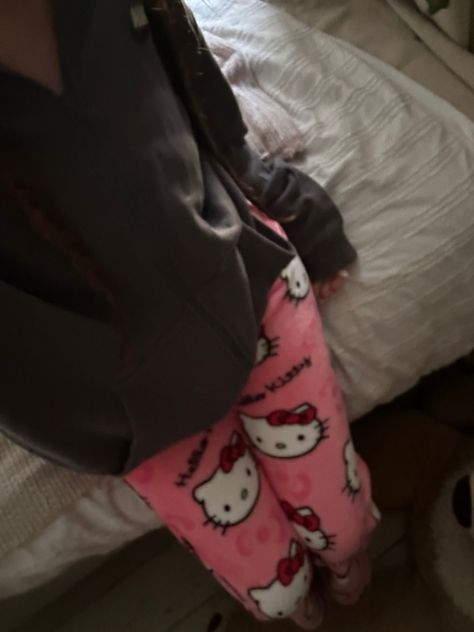 Hello Kitty Pjs, Sweatpants Aesthetic, Pink Pj Pants, Pink Pajama Pants, Pink Pjs, Dance Style Outfits, Pajamas Aesthetic, Girls Pjs, Pajama Outfit