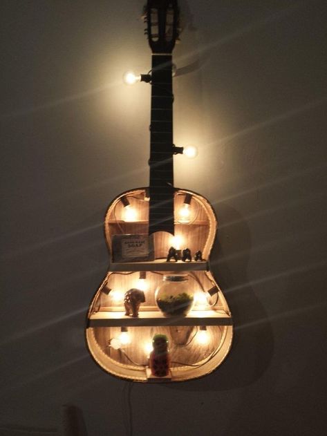 Broken Guitar, Guitar Shelf, Diy Projects For Bedroom, Appartment Decor, Guitar Diy, Apple Decorations, Meteor Garden 2018, Wholesale Home Decor, Berry Wreath