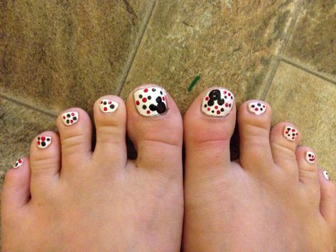 195 Minnie Mouse Nail Art Designs 145 Disney Toe Nail Designs, Disney Pedicure, Minnie Mouse Nail Art, Mouse Nail Art, Mickey Mouse Nail Art, Light Nail Polish, Mickey Mouse Nails, Minnie Mouse Nails, Disney Nail