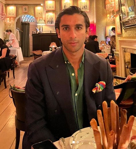 #pachojaipur Padmanabh Singh, Indian Royalty, Groom Dress Men, Dress Men, Girl Dinner, Happy Girl, Handsome Man, Indian Traditional, Groom Dress