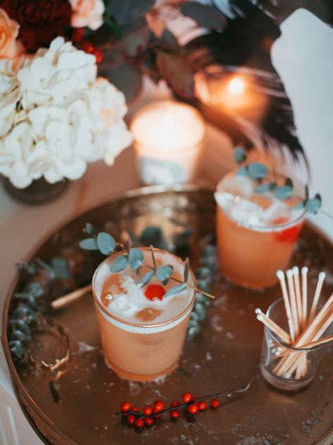 Amaretto Sours: The Ultimate Festive Cocktail. - KATE LA VIE Ameretto Sour, Amaretto Sour Cocktail, Aperitif Cocktails, Kate Spiers, Festive Holiday Cocktails, Amaretto Sour, Wrap Presents, Christmas Films, Sour Cocktail