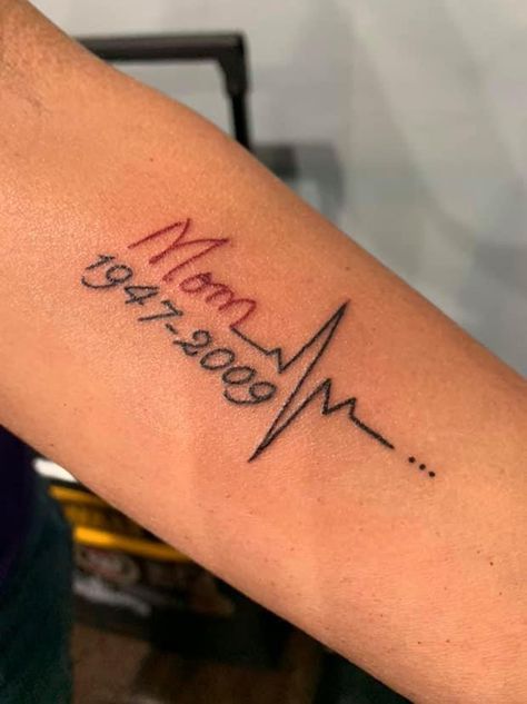 Rip Mom Tattoo, Tattoos Heartbeat, Mom Tattoo Ideas, Honor Your Mother, Memorial Tattoos Mom, Rip Tattoos For Mom, Matching Tattoos For Siblings, Heartbeat Line, Heartbeat Tattoo