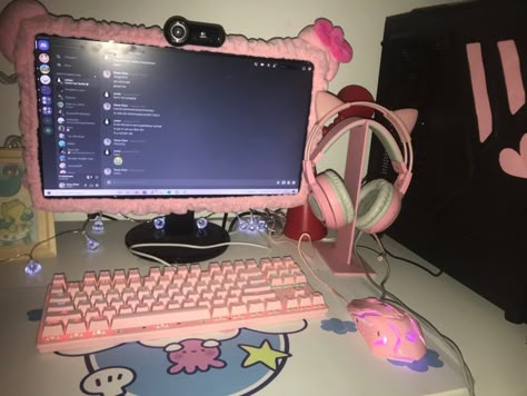 Cutecore Computer, Petty Revenge, Video Game Room Design, Bedroom Games, Pc Setups, Swag Girl Style, Gaming Setups, Gaming Room Setup, Computer Setup