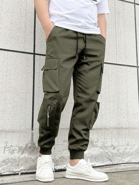 Green Cargo Pants Outfit, Cargo Pants Outfit Men, Celana Kargo, Celana Fashion, Pants Outfit Men, Cargo Pants Outfit, Green Cargo Pants, Men Stylish Dress, Guys Clothing Styles