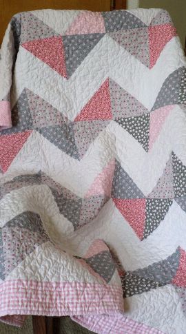 Chevron Baby Quilts, Herringbone Quilt, Stem Challenge, Half Square Triangle Quilts, Baby Quilt Patterns, Quilt Care, Childrens Quilts, Cute Quilts, Lap Quilts