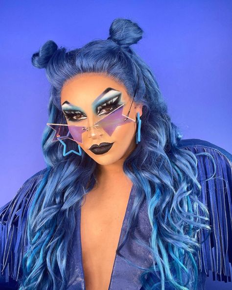 Jan Sport on Instagram: “Stars in my eyes ✨💙 JANuary Day 17: A Blue Star When I conceptualized this look I knew I had these gorgeous glasses from @islynyc and…” Blue Drag Makeup Looks, Eurovision Outfit Ideas, Blue Drag Makeup, Drag Queen Makeup Looks, Drag Queen Aesthetic, Drag Makeup Looks, Drag Queen Outfits Ideas, Drag Queen Fashion, Drag Party