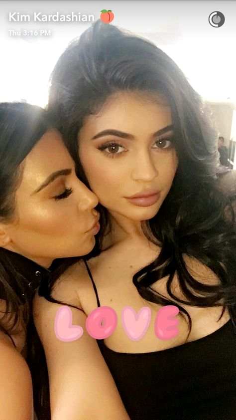 Kylie Snap, Kim Kardashian Snapchat, Kylie Jenner Snapchat, Kylie Snapchat, Kim And Kylie, Kylie J, Gorgeous Style, Jenner Sisters, Kylie Jenner Style