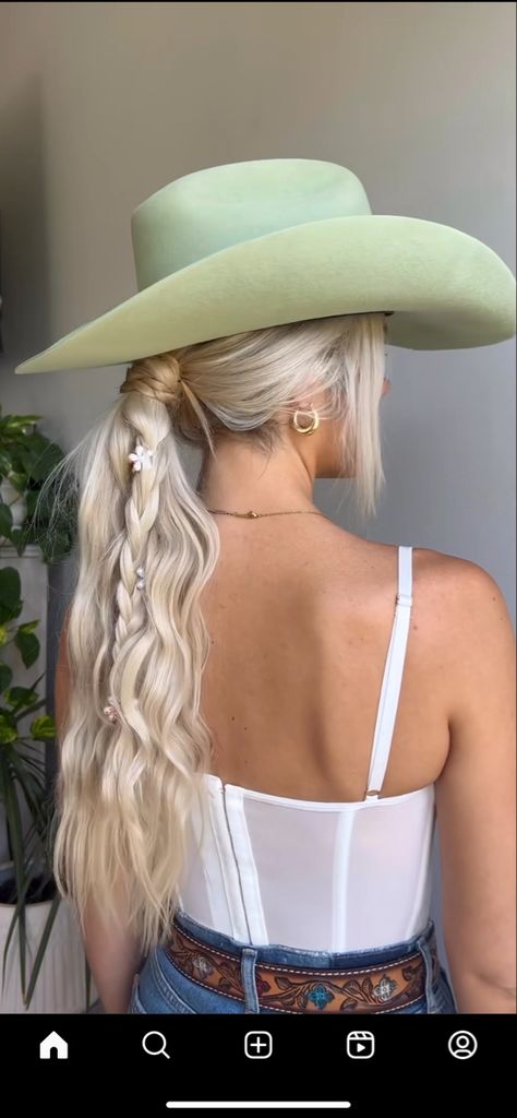 Hair Under Cowboy Hat, Cowgirl Updo Hairstyles, Rodeo Hair Hairstyles With Hat, Western Women Hairstyles, Updo With Cowboy Hat, Prom Hairstyles With Cowboy Hat, Cowboy Hat With Ponytail, Curly Hair Cowgirl Hat, Hairstyle With Cowgirl Hat