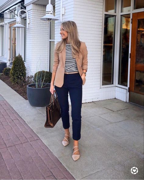 J Crew Outfits, Work Attire Women, Look Office, Blazer Outfits For Women, Casual Outfits For Work, Spring Work Outfits, Tan Blazer, Work Outfit Ideas, Business Casual Outfits For Women