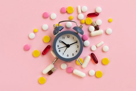 Wondering when the best time to take multivitamins is? Get the answer you're looking for by reading our complete guide. Doctor Logos, Supplement Guide, Best Exercise Bike, Best Multivitamin, B12 Vitamin Supplement, Natural Hair Mask, Fat Soluble Vitamins, B Complex, Vitamin B Complex