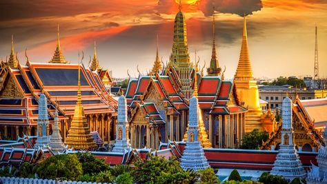 Top 5 Must-See Attractions in Bangkok Wat Phra Kaew, Patong Beach, Grand Palace, Secret Escapes, Popular Travel Destinations, Destination Voyage, Bucket List Destinations, Bhutan, Varanasi