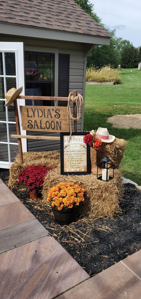 Western themed party Western Theme Party For Women, Classy Western Party Ideas, Western Housewarming Party, Western Party Entrance, Saloon Wedding Theme, Line Dancing Party Decorations, Western 25th Birthday, Classy Country Party, Western Retirement Party