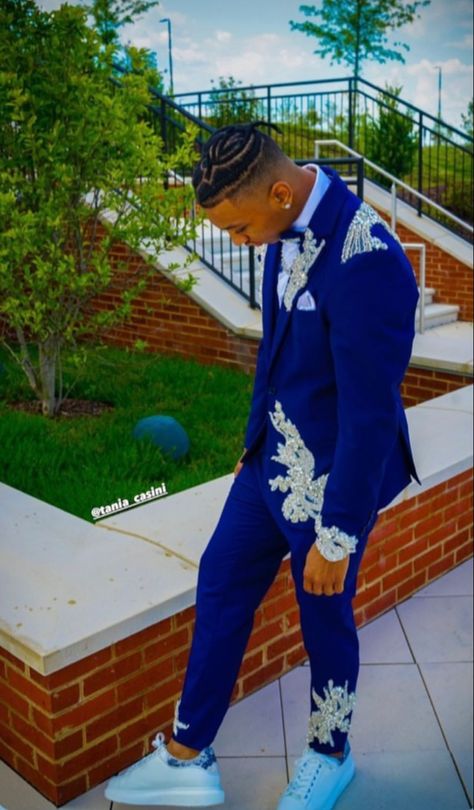 Prom Tux 2024, Black And Blue Prom Suit, Best Prom Suits For Men, Dark Blue Prom Suits, Prom Fits Men, Prom Tuxedo Ideas, Blue Prom Suits For Guys, White Prom Suit, Tuxedo Ideas