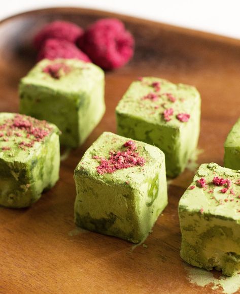 Matcha Truffles, Matcha Powder Recipes, Green Tea Dessert, Matcha Green Tea Recipes, Matcha Dessert, Matcha Cake, Green Tea Recipes, Green Cake, Matcha Recipe