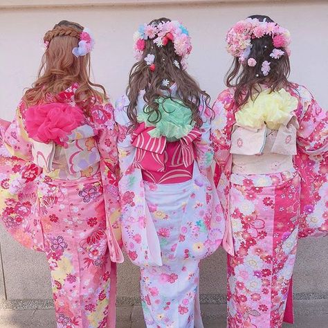 Kimono Dress Diy, Japanese Look, Harajuku Outfit, Summer In Japan, Japan Outfits, Japanese Yukata, Japanese Festival, Kimono Japan, Traditional Japanese Kimono