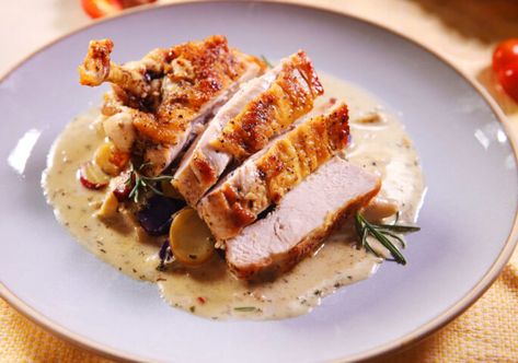 Airline Chicken Breast With Fingerling Potato and Artichoke Fricassee | chicken dinner | chicken recipes | dinner ideas for tonight | Taste Life Airline Chicken, Airline Chicken Breast, Short Rib Beef Stew, Roasted Chicken Legs, Roman Food, Fingerling Potatoes, Smoked Cooking, Pepper Steak, Special Dinner